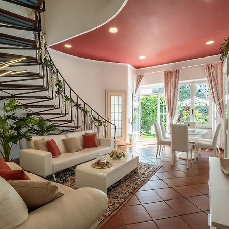 Elegante Villa Lu' Centro Citta A 10 Minuti Dal Mare กาญารี ภายนอก รูปภาพ