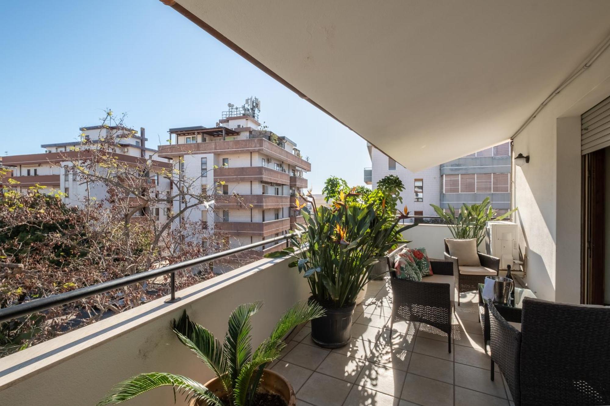 Elegante Villa Lu' Centro Citta A 10 Minuti Dal Mare กาญารี ภายนอก รูปภาพ