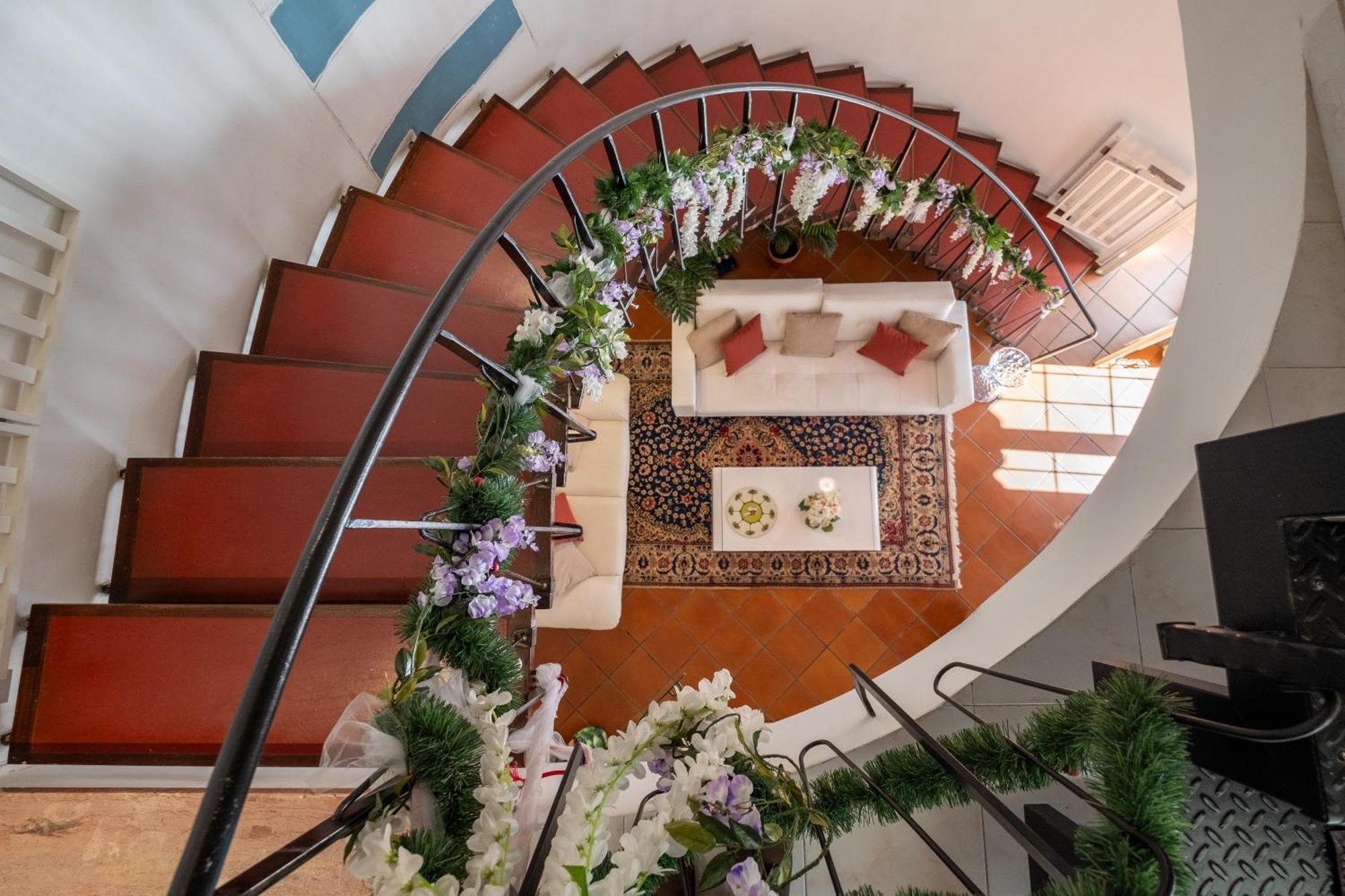 Elegante Villa Lu' Centro Citta A 10 Minuti Dal Mare กาญารี ภายนอก รูปภาพ