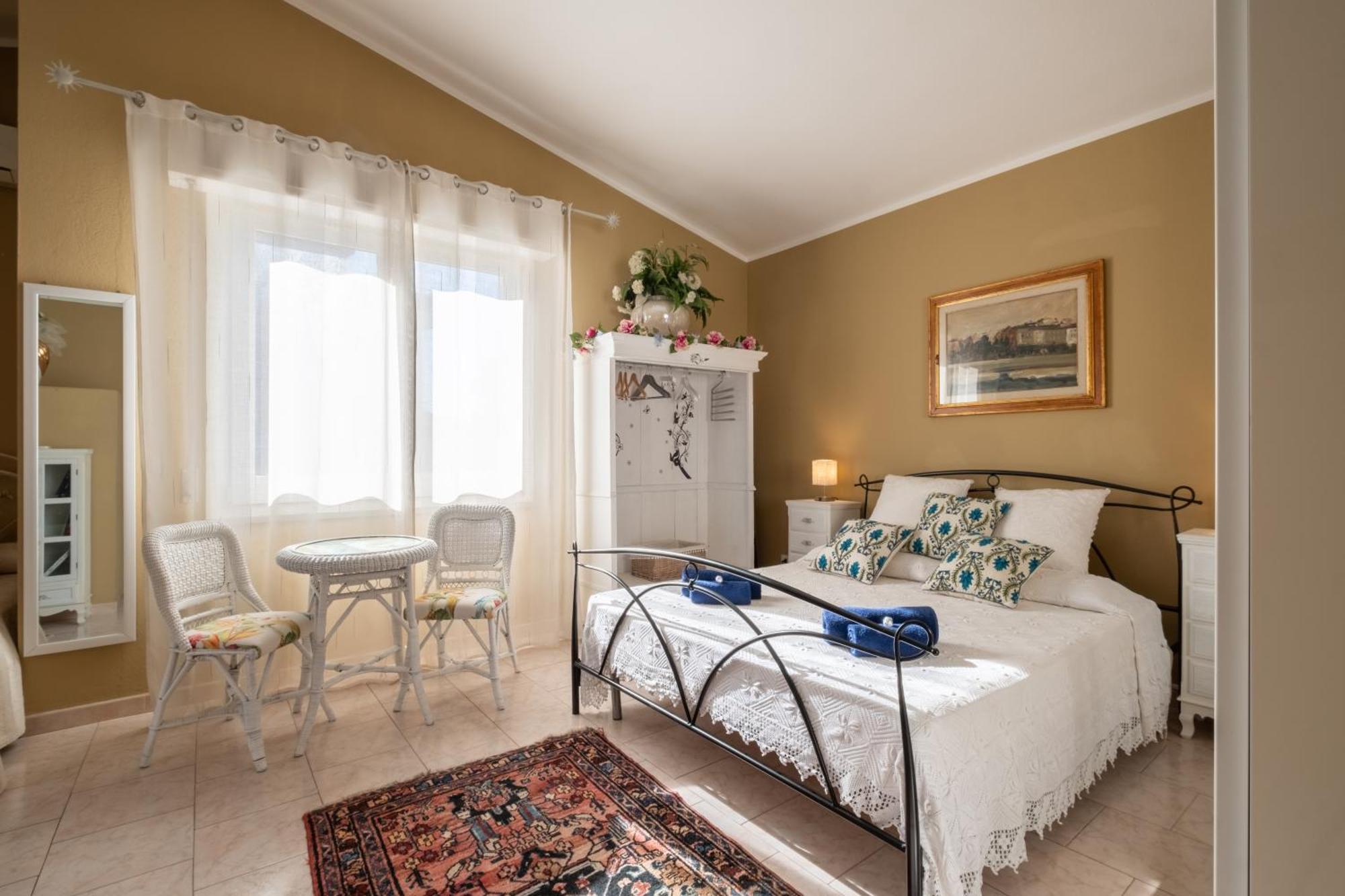 Elegante Villa Lu' Centro Citta A 10 Minuti Dal Mare กาญารี ภายนอก รูปภาพ
