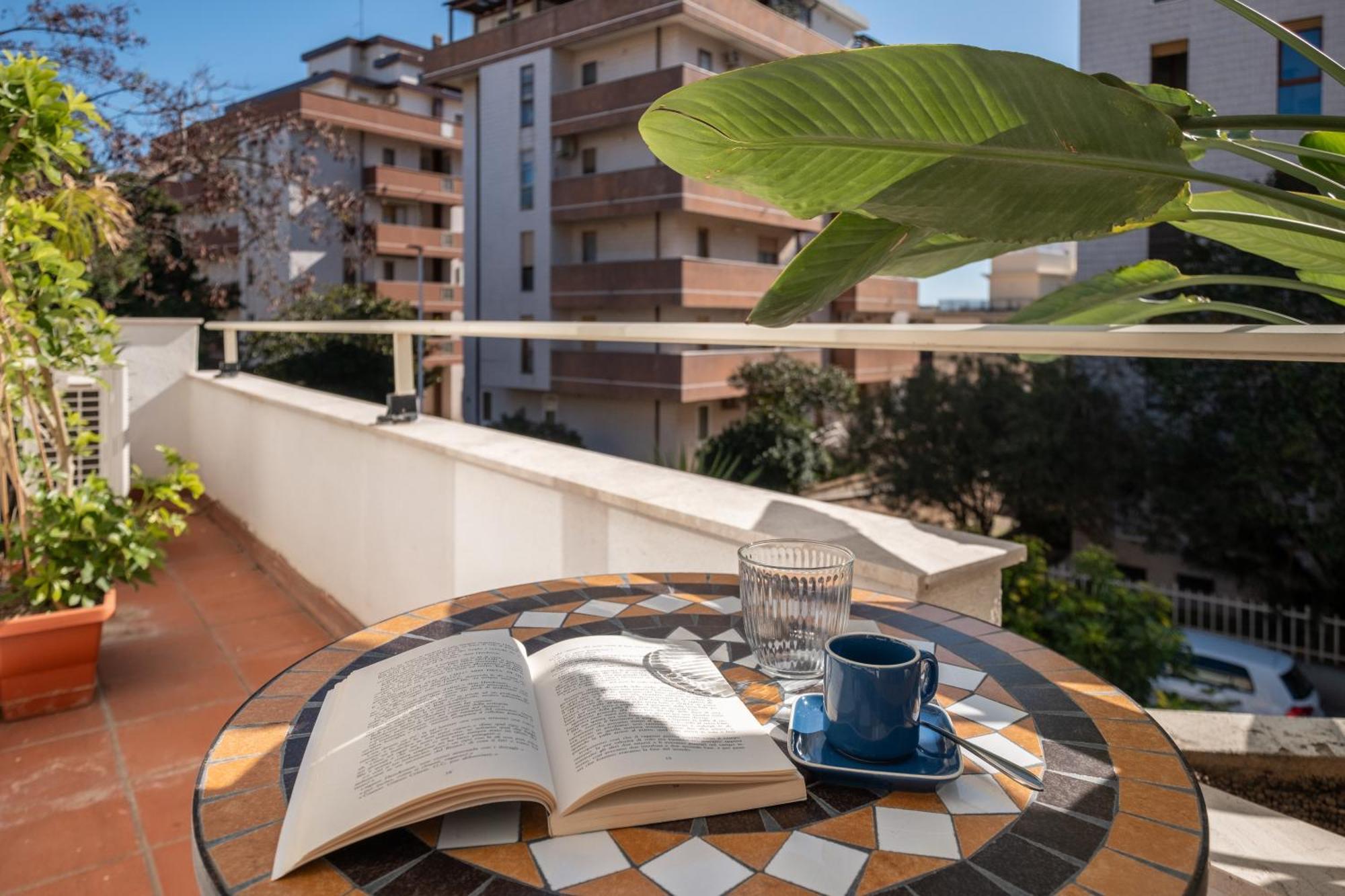 Elegante Villa Lu' Centro Citta A 10 Minuti Dal Mare กาญารี ภายนอก รูปภาพ